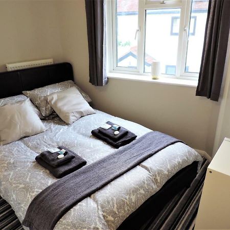 1 Bed Bagshot Pennyhill Accommodation Dış mekan fotoğraf