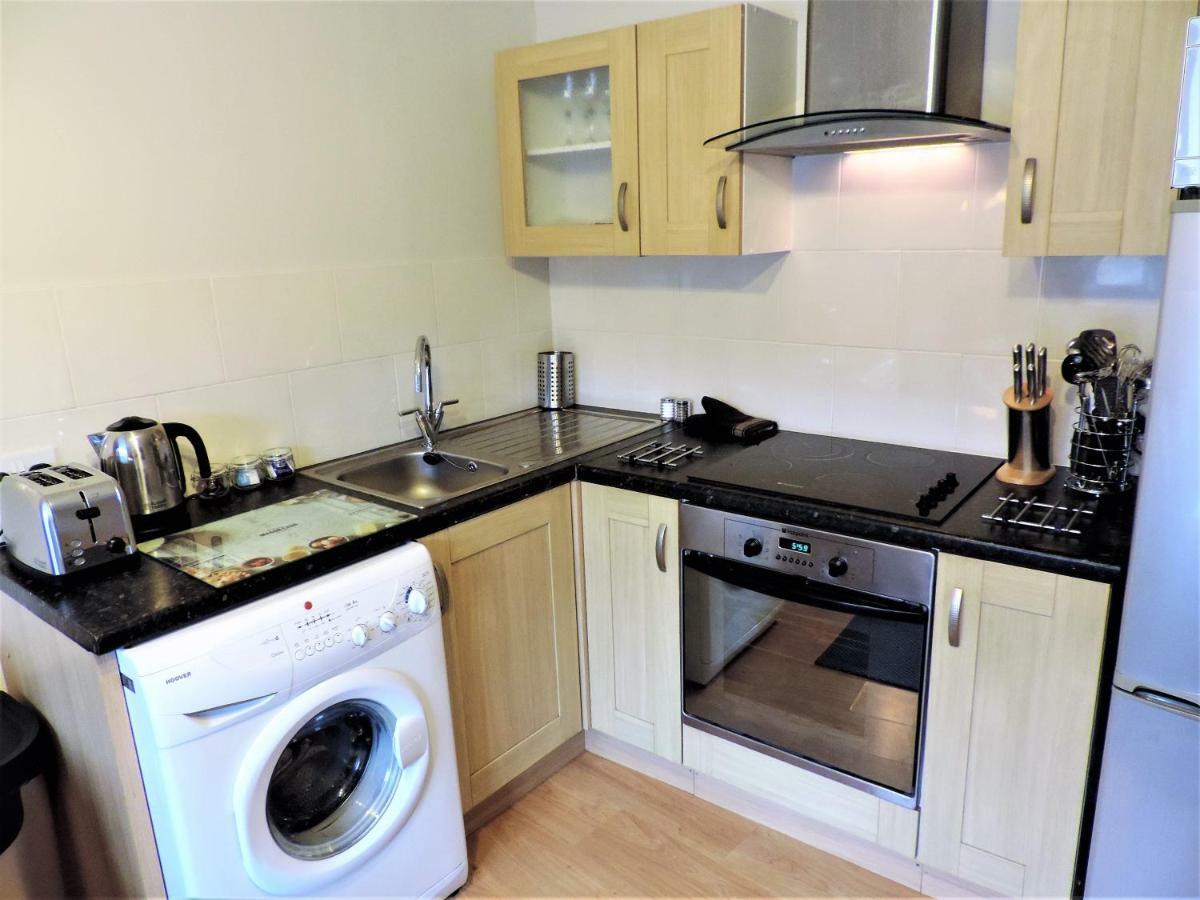 1 Bed Bagshot Pennyhill Accommodation Dış mekan fotoğraf
