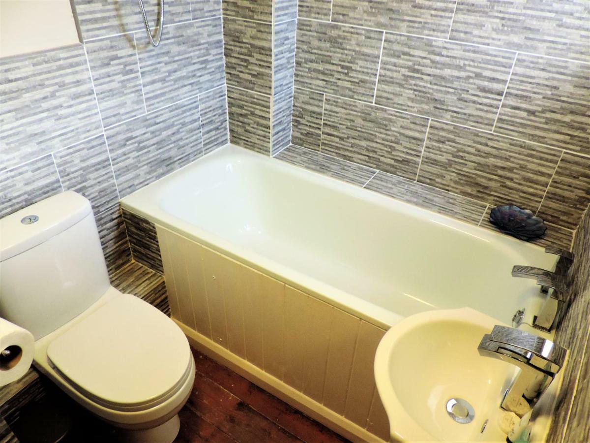 1 Bed Bagshot Pennyhill Accommodation Dış mekan fotoğraf