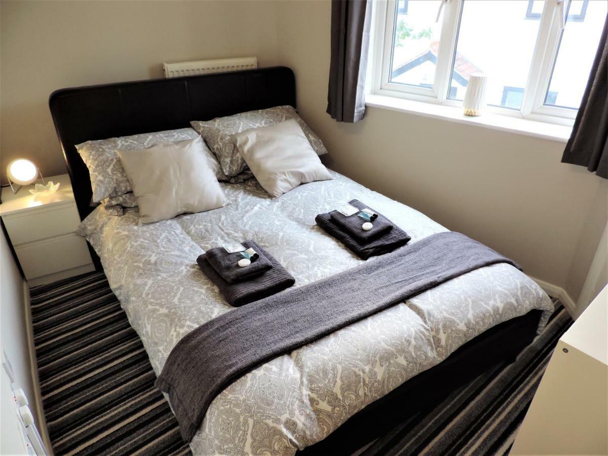1 Bed Bagshot Pennyhill Accommodation Dış mekan fotoğraf